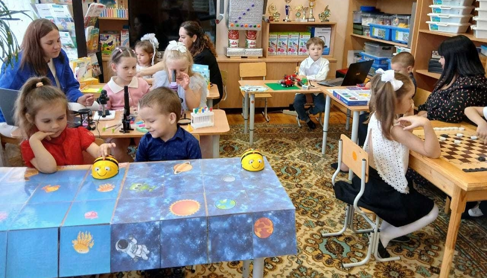 Полевской детский сад посетила представительная делегация