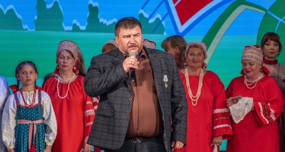 На сцене ДК СТЗ прошел фестиваль патриотической песни