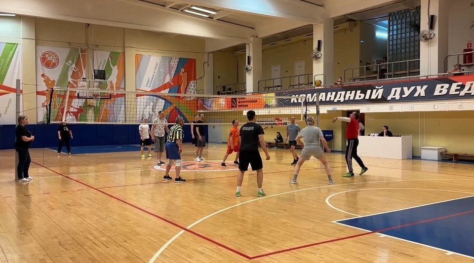 На СТЗ завершились соревнования волейболистов. Идет заводская спартакиада