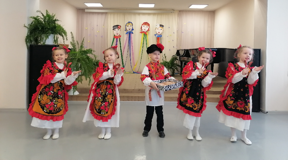 Полевские дошкольники показали творческие таланты на городском фестивале