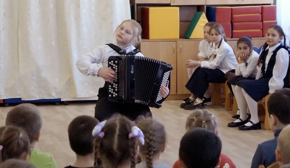 «Ах, этот танец!» - музыкальный праздник для самых маленьких прошел в полевском детском саду