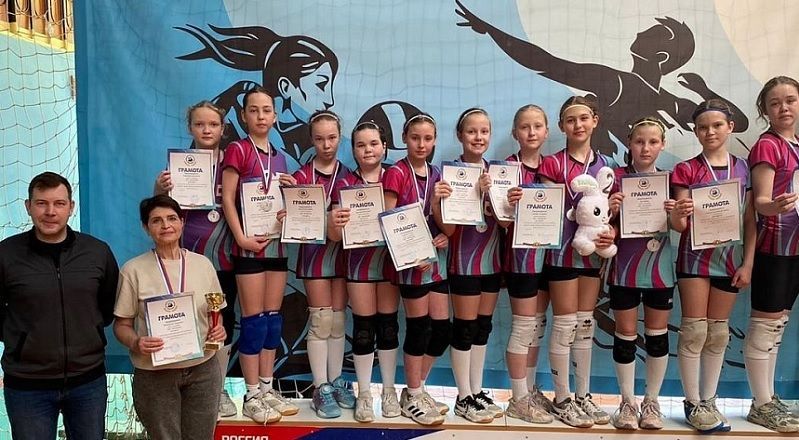 Волейбольная команда полевчанок завоевала областное серебро