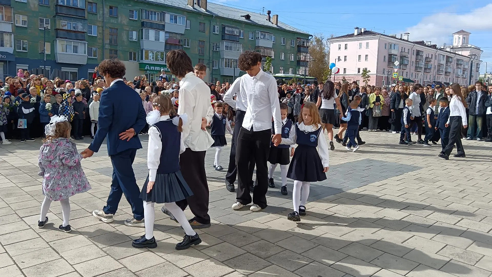 С Днем Знаний! Торжественные линейки состоялись в полевских школах
