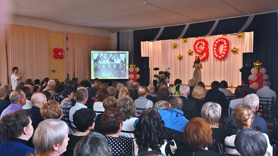 90 лет традиций. Юбилей празднует полевская школа №1