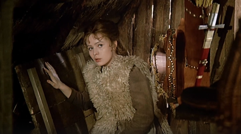 Начинаем праздничный киномарафон! "Три орешка для Золушки"