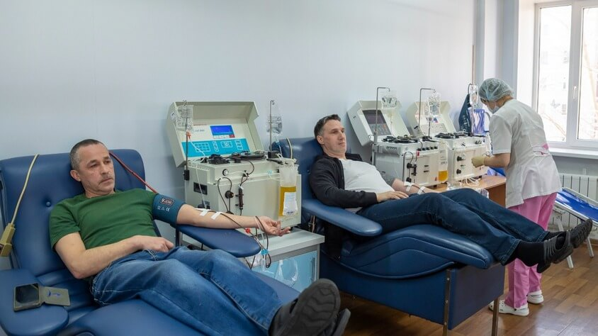 Доноры фонда "Синара" сдали 143 литра плазмы крови