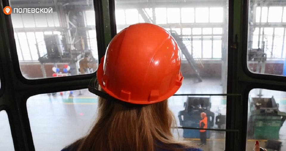 Фотопроект безопасности, краны СТЗ и обмен книгами. ТМК рассказывает