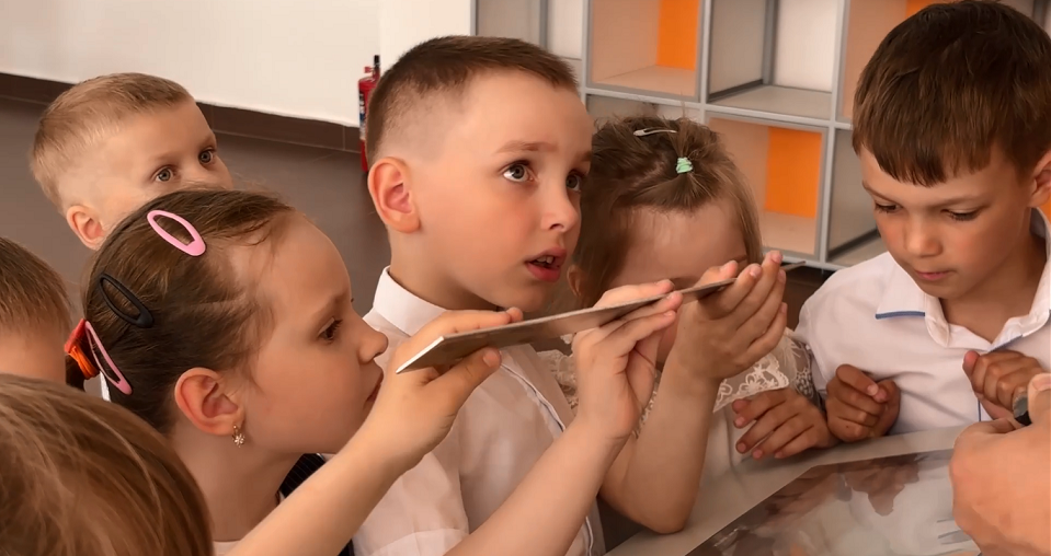 Полевские дошкольники знакомятся с профессией металлурга