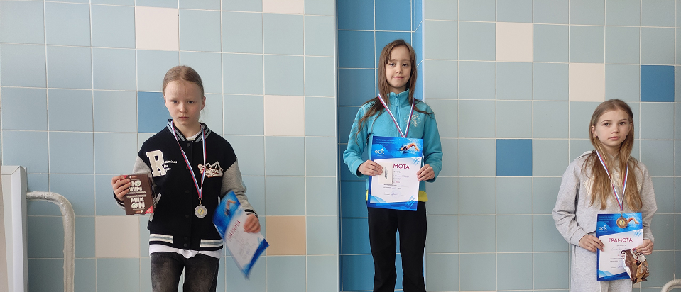 Юные пловцы ФСК СТЗ побеждают и обновляют рекорды