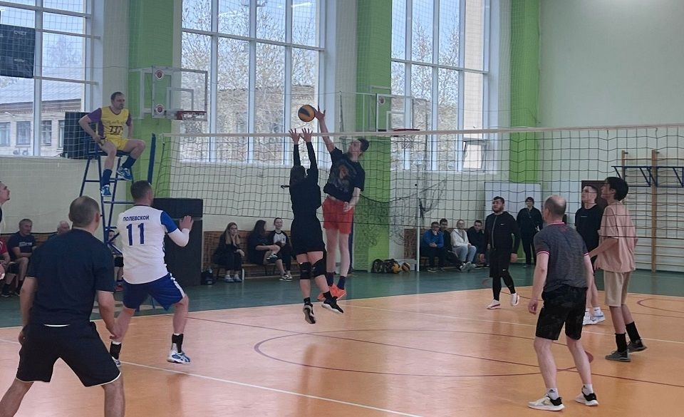 Завершился турнир электросталеплавильщиков по волейболу