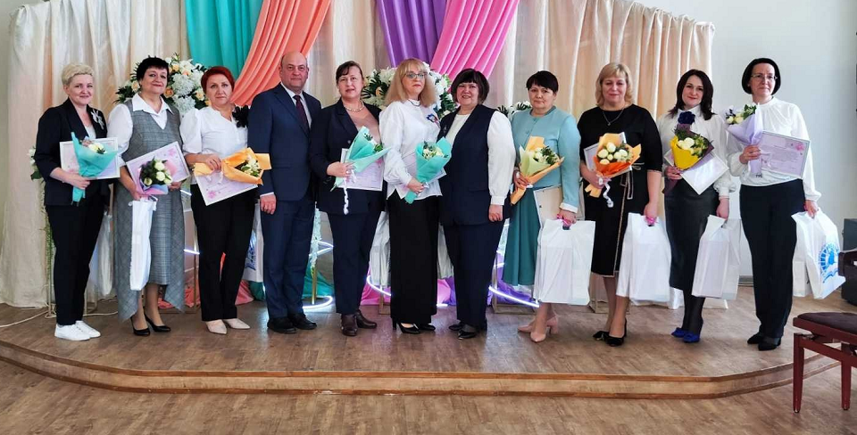 "Учительская весна" вновь прошла в ДК СТЗ