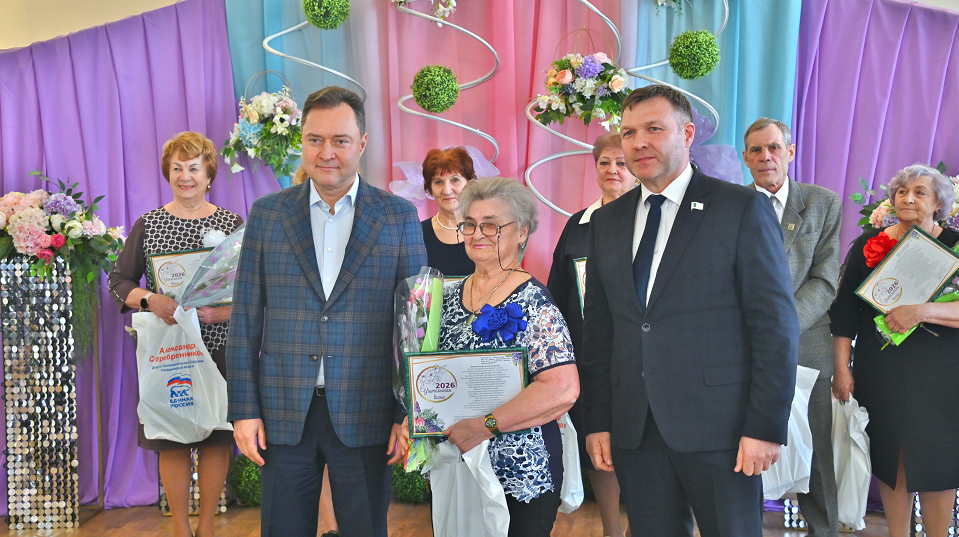 В ДК СТЗ чествовали лучших полевских педагогов