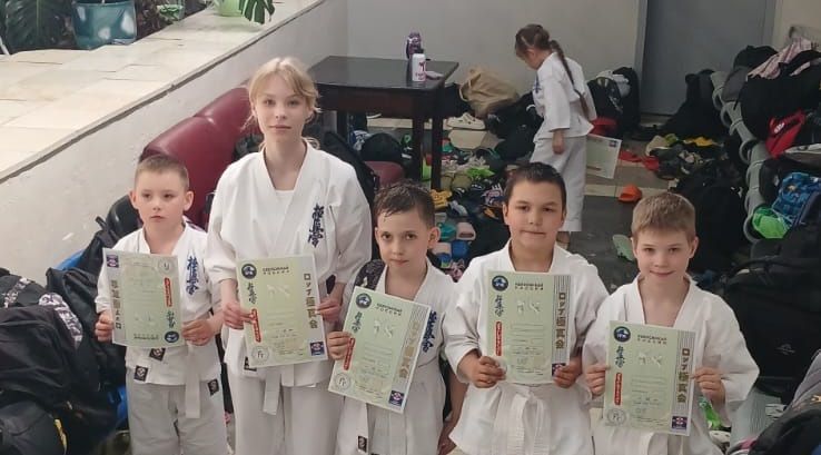 Полевские каратисты повышают уровень мастерства