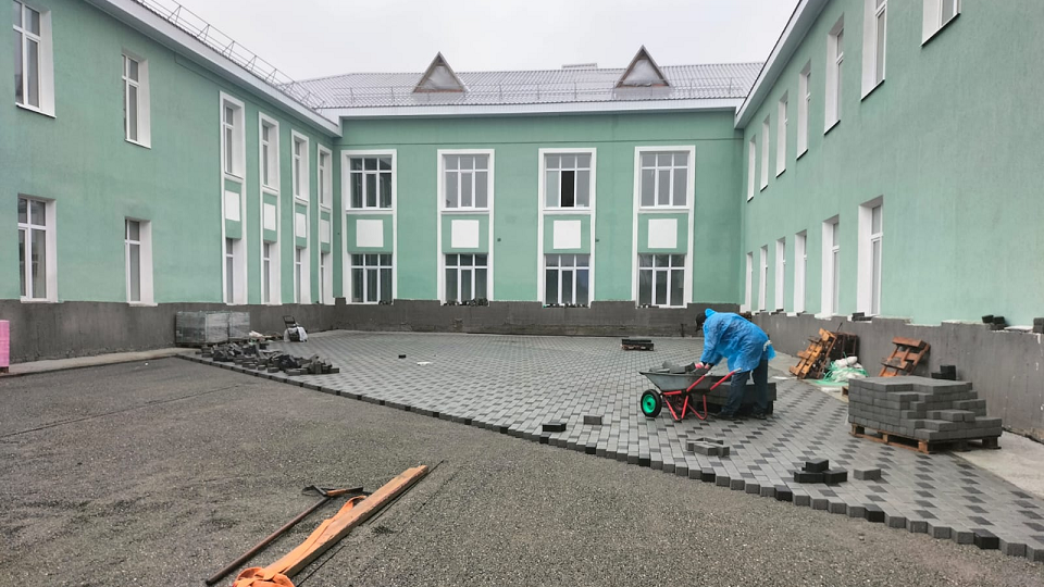 К завершению близится ремонт школьного здания 