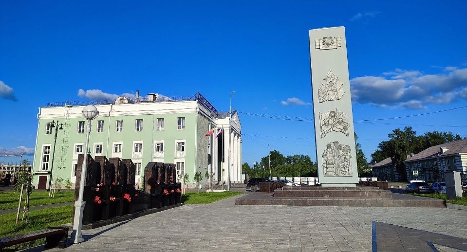 Стела в парке возле ЦКиНТ полностью реконструирована