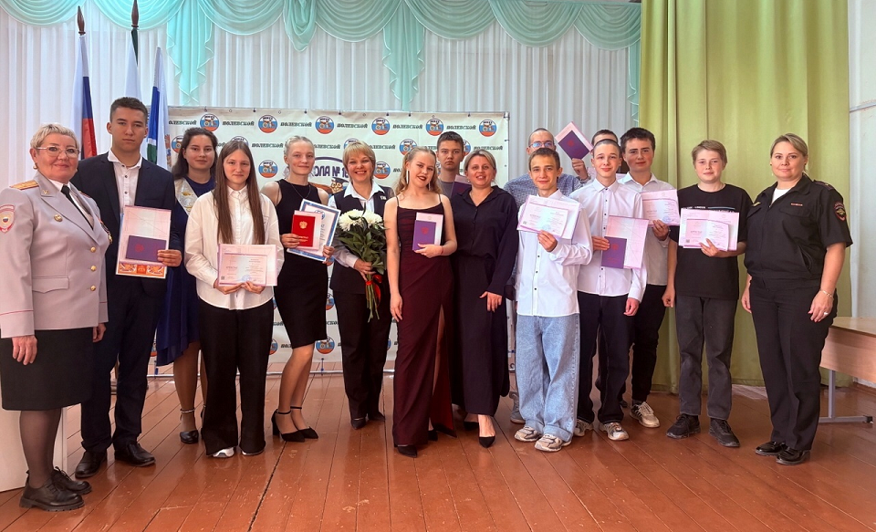 Из полевской школы выпустился полицейский класс