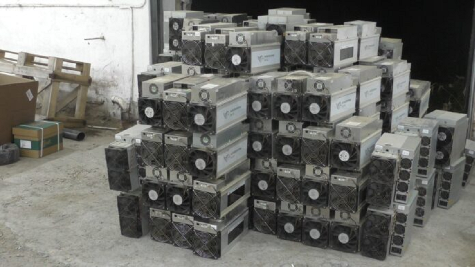 Майнеры воровали электроэнергию. Халява кончилась - оборудование изъяли
