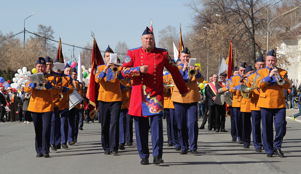 С Первомаем, полевчане! Мирного труда и достатка в доме!