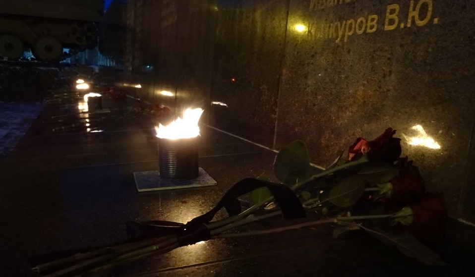 Свеча Памяти состоялась у мемориала погибшим полевчанам