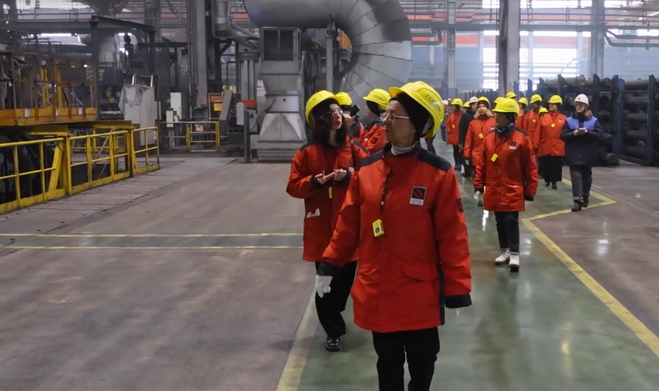 Юбилейный фильм, промышленный туризм и собачьи упряжки. Рассказывает ТМК