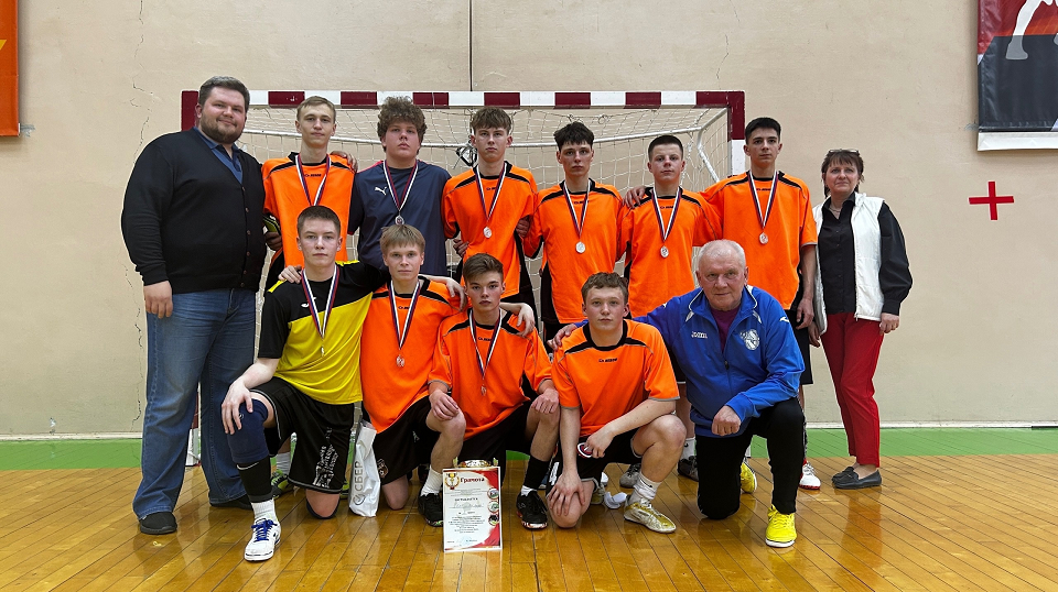 Футболисты ПМТ прошли в областной этап