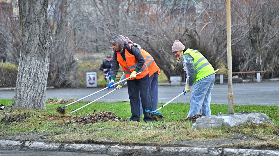 Северские трубники присоединяются к городскому субботнику в Полевском