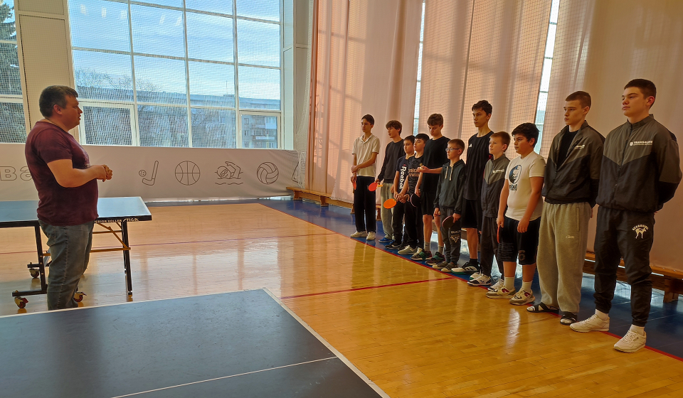 Подшефные клубы копрового цеха СТЗ сразились в пинг-понг 