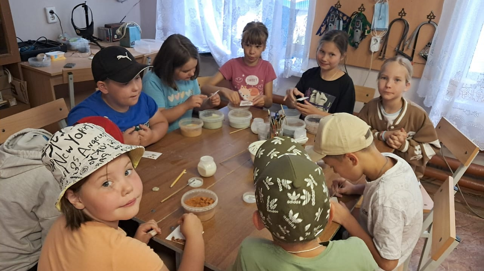 Юные полевские камнерезы возвращаются к занятиям