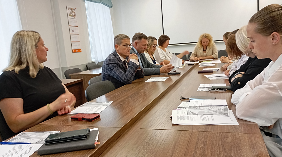 Принципиально вопрос решен. Возле ЦКиНТ появится еще один стенд