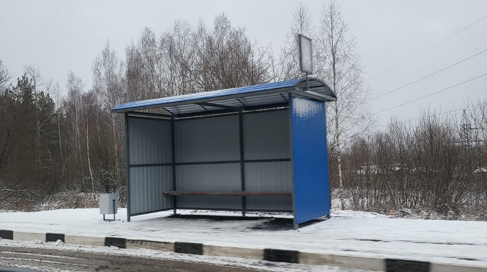 На полевской Магистрали появились автобусные остановки