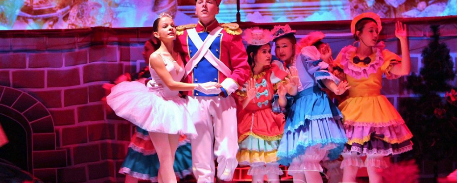 В ДК СТЗ начались показы новогодней сказки. И это стоит видеть