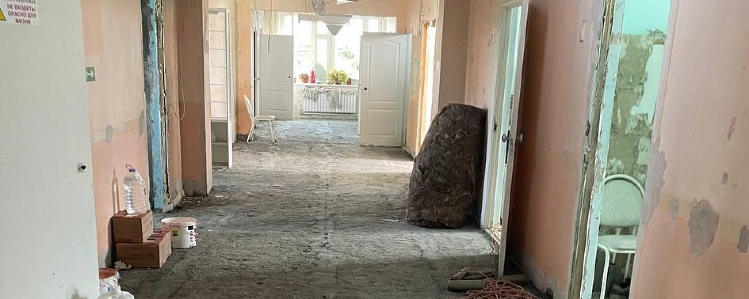 В Полевской ЦРБ в разгаре капитальный ремонт зданий