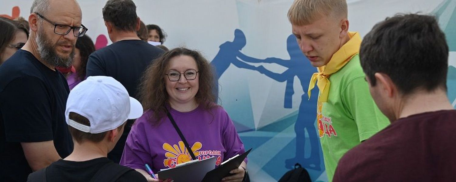 Более трехсот юных полевчан отправились в загородный лагерь СТЗ