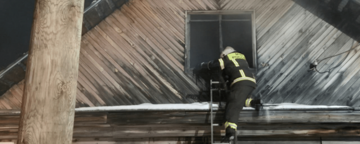 Пожар помогали тушить зюзельские добровольцы