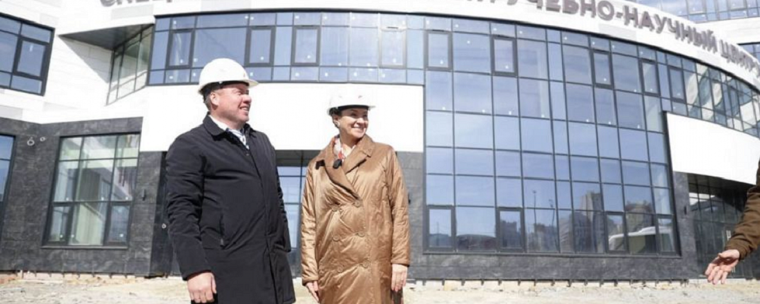 Министр образования ознакомилась с ходом работ на новом кампусе "УрФУ"