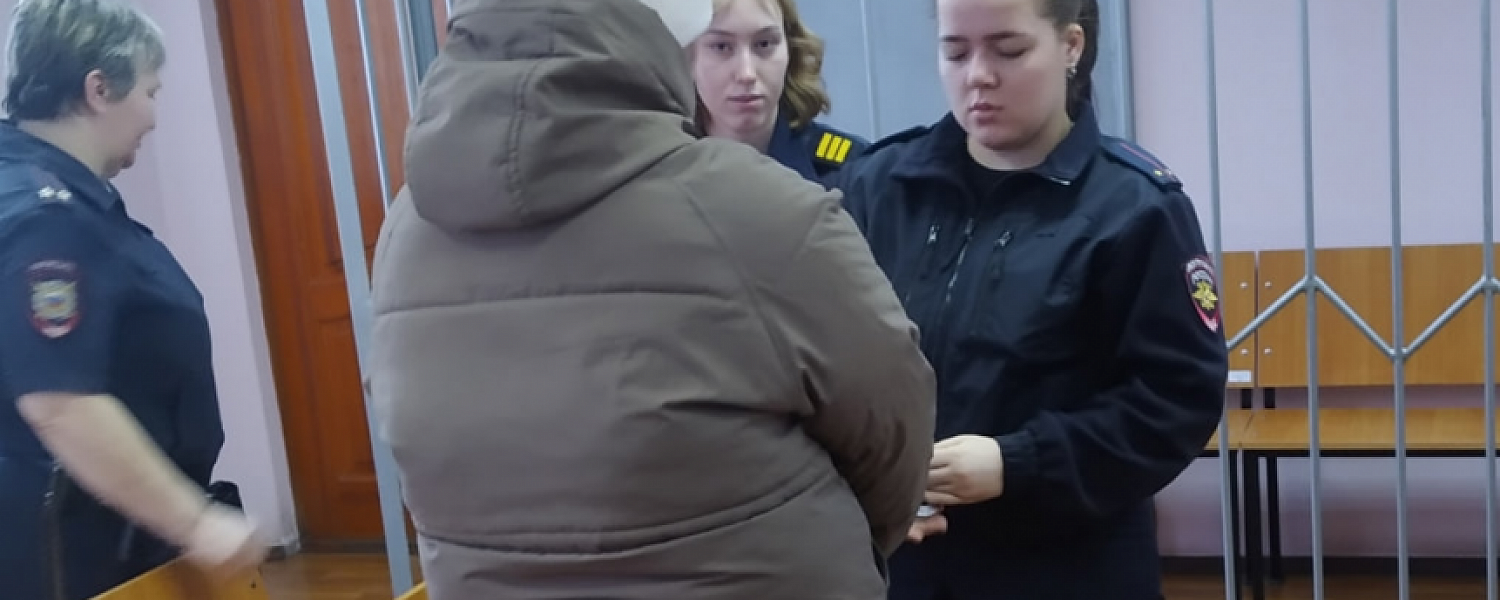 Полевчанка взята под стражу в зале суда за кражу на 14 000 рублей. Сидеть ей три  года