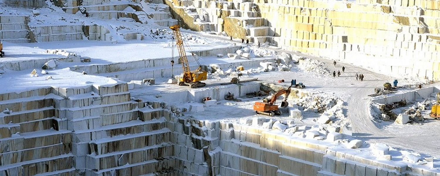 На мраморном карьере погиб водитель КамАЗа